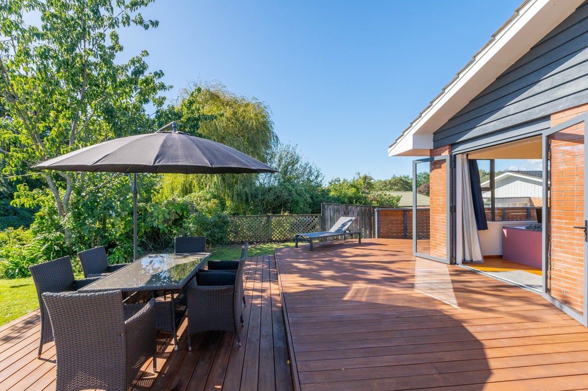 19 Alexander Road, Raumati Beach, Paraparaumu - Carousel 1