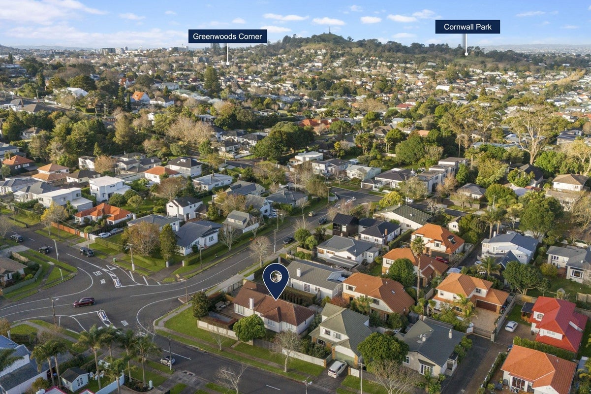 10 Kingsway, Three Kings, Auckland - Carousel 26