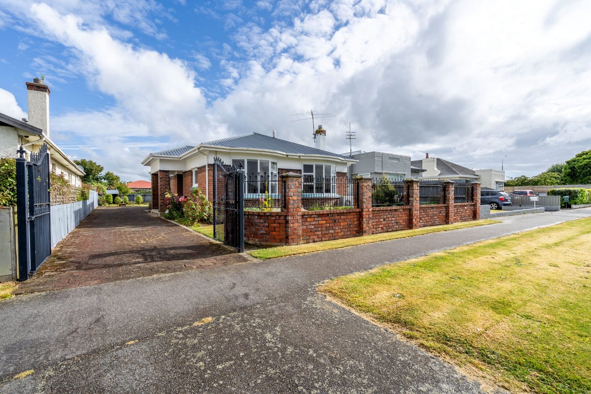 75 George Street, Windsor, Invercargill - Carousel 1