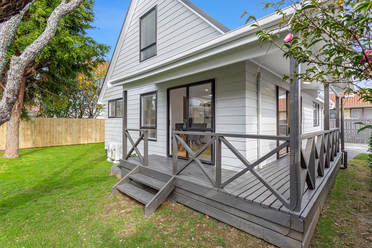 9B Sunnyside Crescent, Papatoetoe, Auckland - Carousel 2