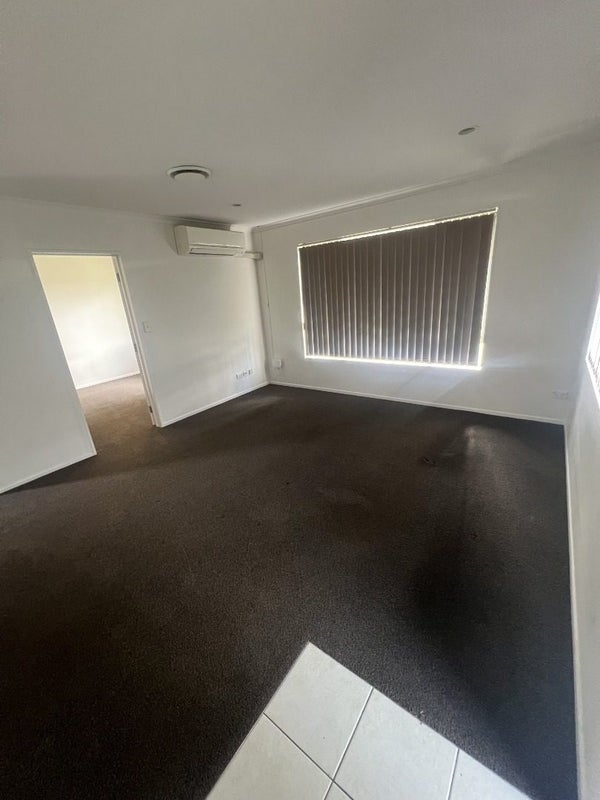 2 Teelin Place, Flat Bush, Auckland - Carousel 2