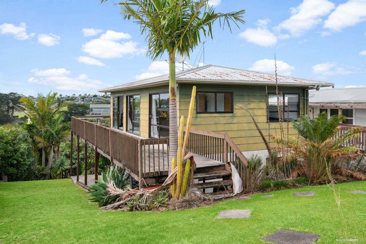 23 Kauri Road, Stanmore Bay, Whangaparaoa - Carousel 1