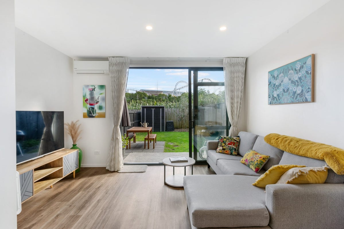 20 Kotuitui Street, Manukau, Auckland - Carousel 2