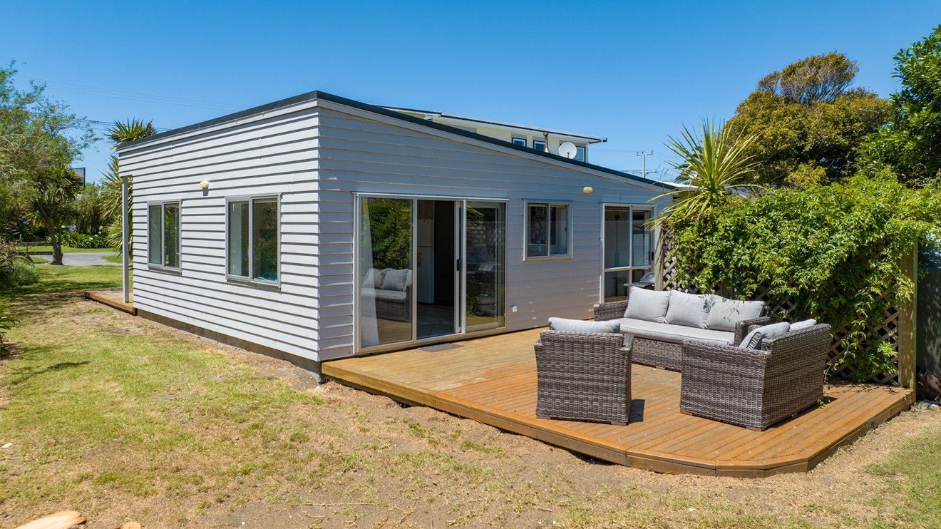 56 Pinedale Crescent, Riversdale Beach - Carousel 1