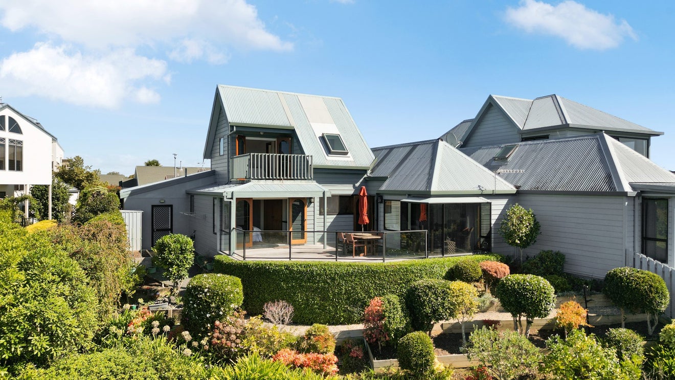 4/100 Beerescourt Road, Beerescourt, Hamilton - Carousel 1