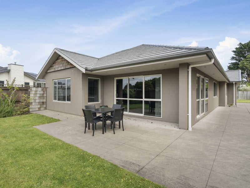 13 Portland Drive, Mangorei, New Plymouth - Carousel 1
