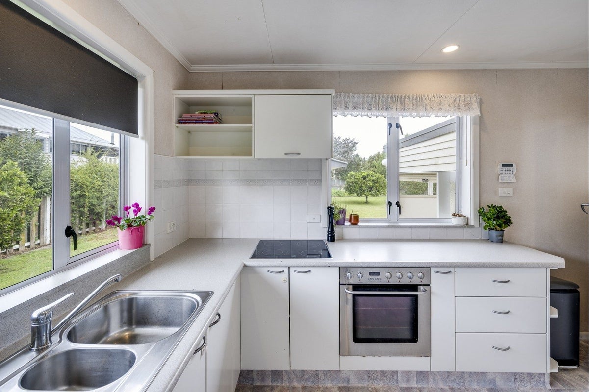 14 Dolbel Street, Taradale, Napier - Carousel 2