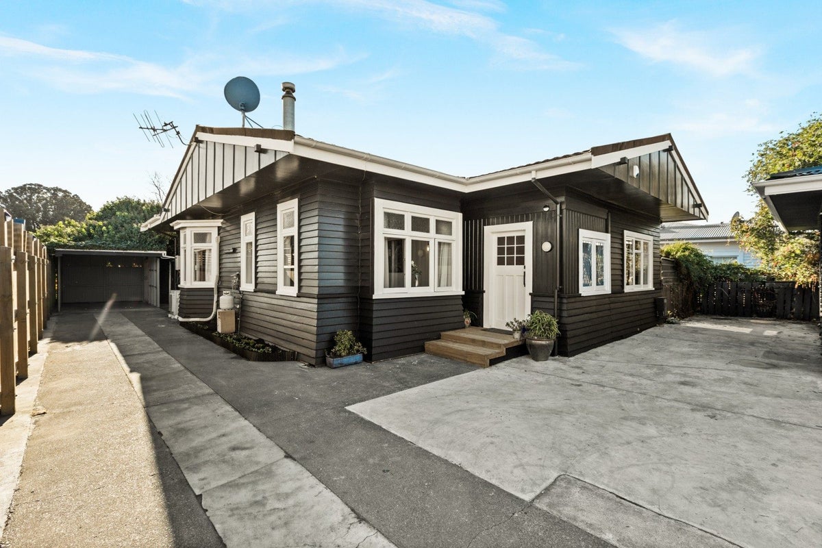 709 Southland Road, Raureka, Hastings - Carousel 1