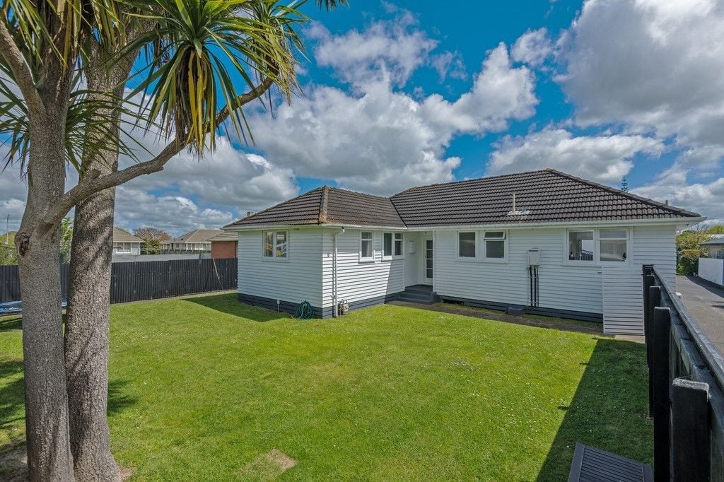 27 Ferguson Street, Awapuni, Palmerston North - Carousel 1