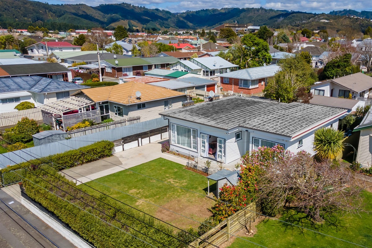 16 Liverpool Street, Trentham, Upper Hutt - Carousel 24