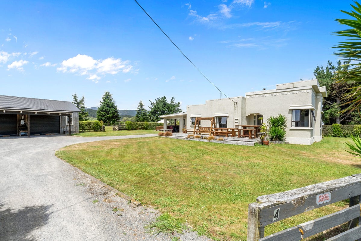 4 Bishops Road, Ohau, Levin - Carousel 1