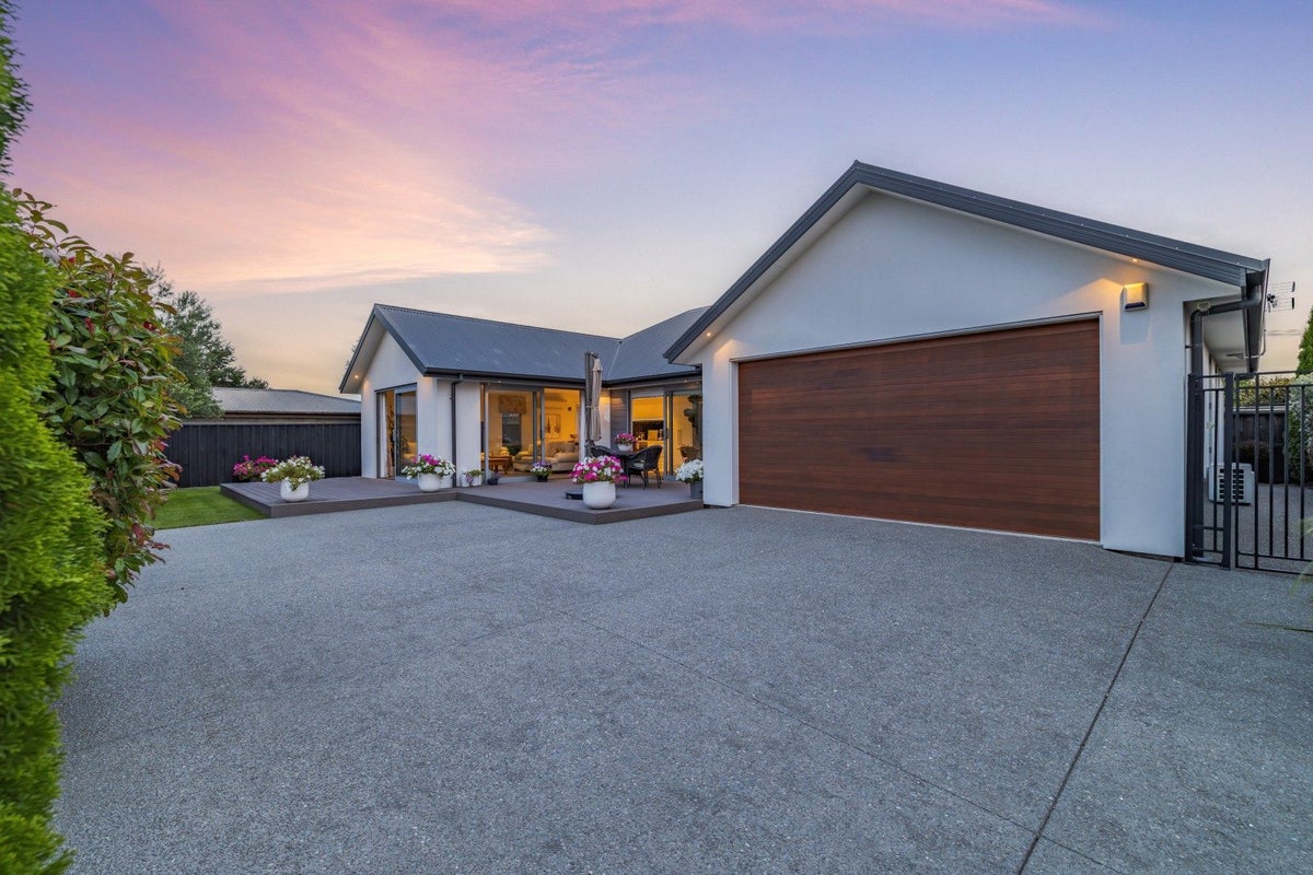 17 Waterstock Way, Parklands, Christchurch - Carousel 2