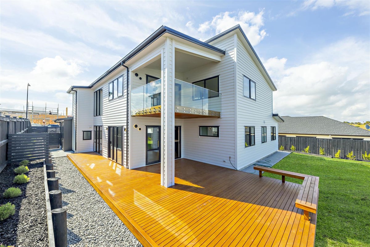 9 Hapukupuku Avenue, Beachlands, Auckland - Carousel 18