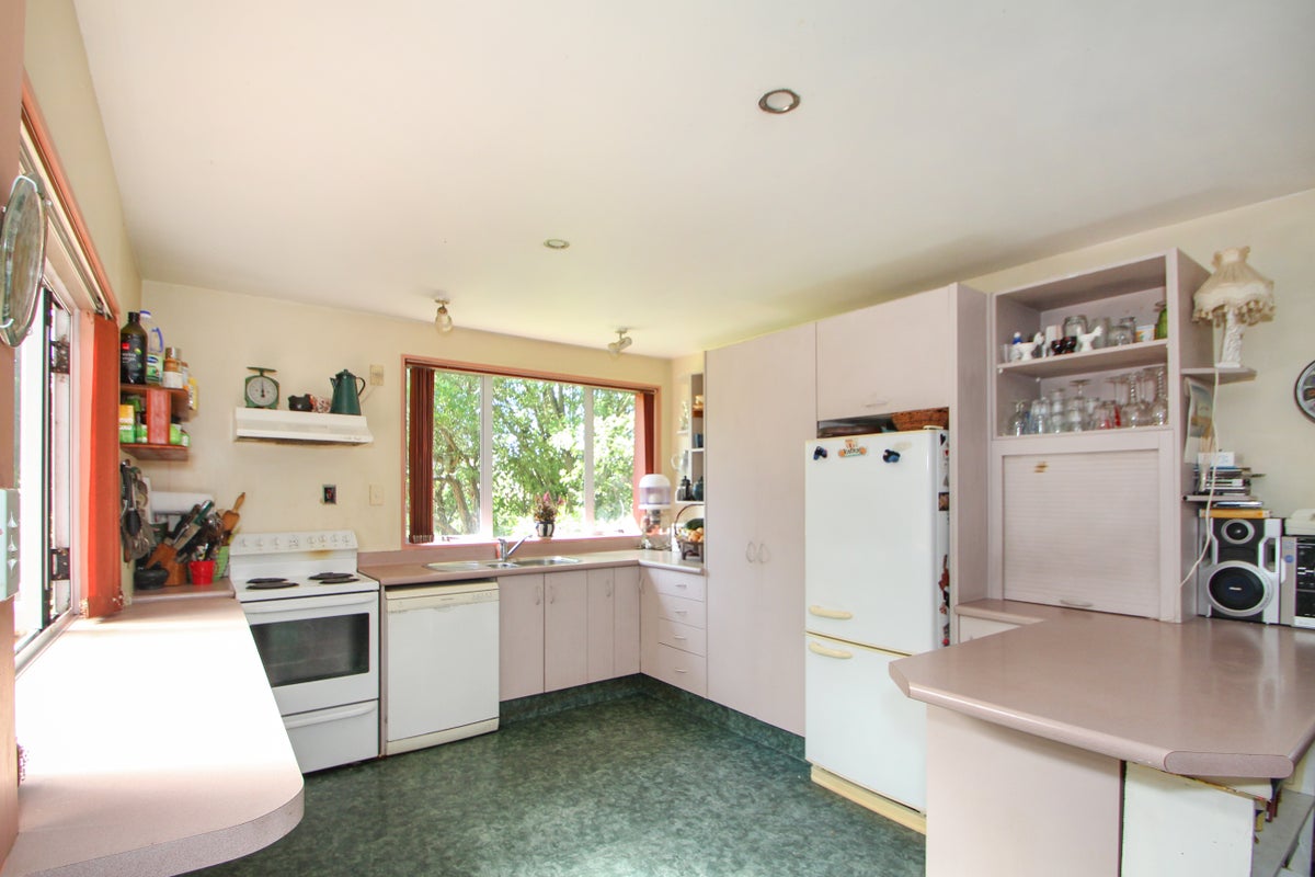 56 Wansbeck Street, South Hill, Oamaru - Carousel 2