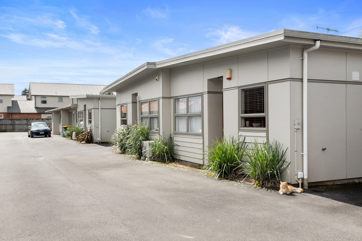 8E Ford Street, Hamilton East, Hamilton - Carousel 2