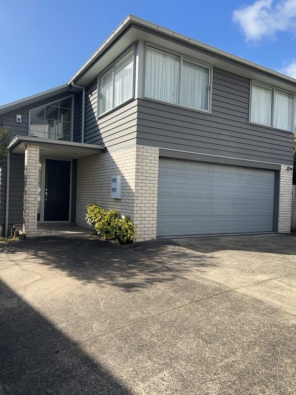 715A Beach Road, Browns Bay, Auckland - Carousel 1