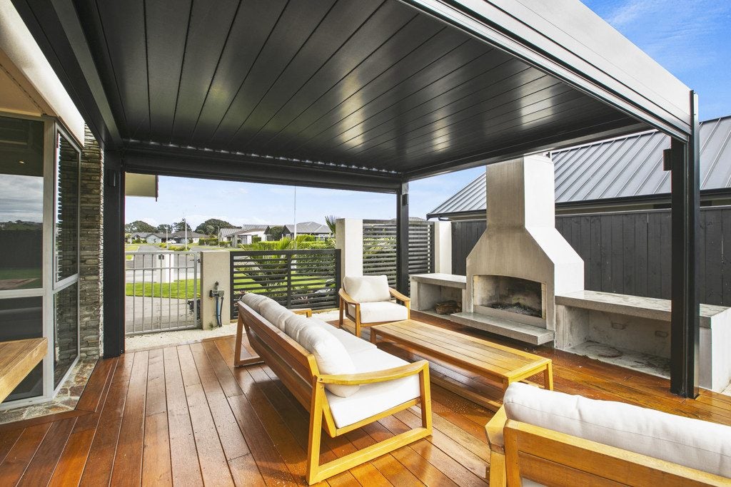 12 Gleneagles Way, Waiwhakaiho, New Plymouth - Carousel 1