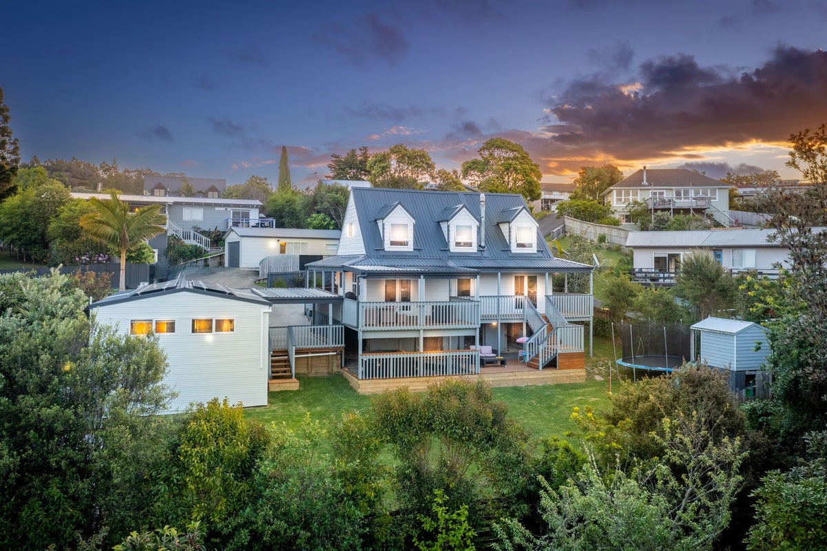 25 Hatfield Heights, Hatfields Beach, Orewa - Carousel 2