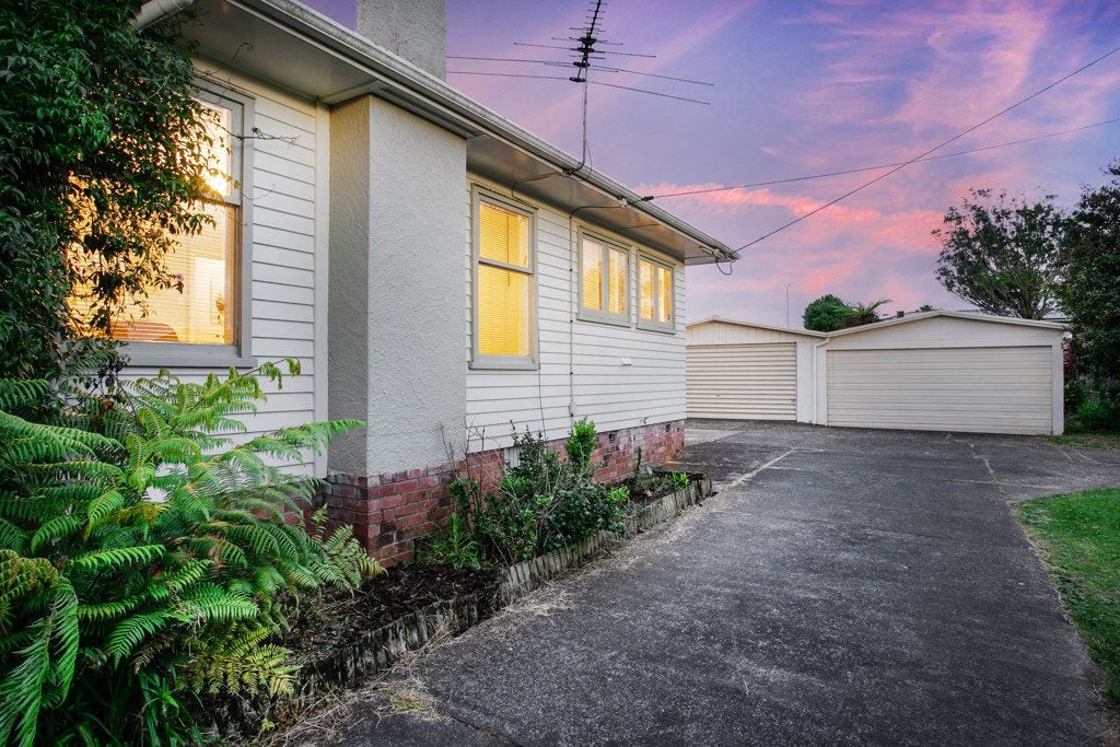 158 View Road, Sunnyvale, Auckland - Carousel 1