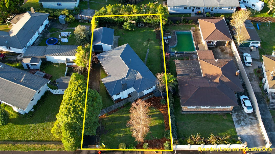 11 Jeanette Street, Glenview, Hamilton - Carousel 1