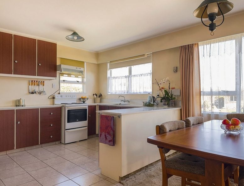 15 Mountain View Road, Witherlea, Blenheim - Carousel 2