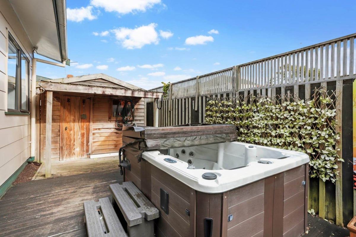 1/3 Boler Place, New Lynn, Auckland - Carousel 2