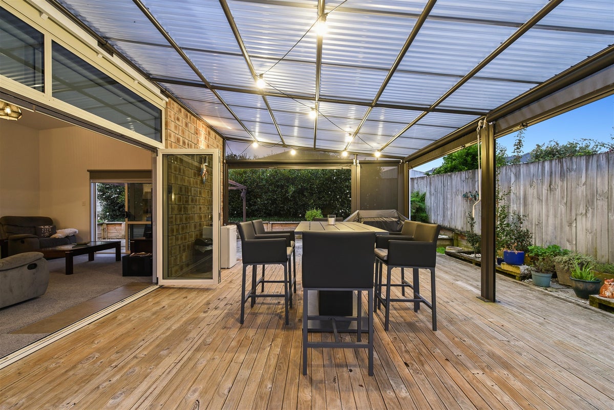 6 Edward Street, Grandview Heights, Hamilton - Carousel 2