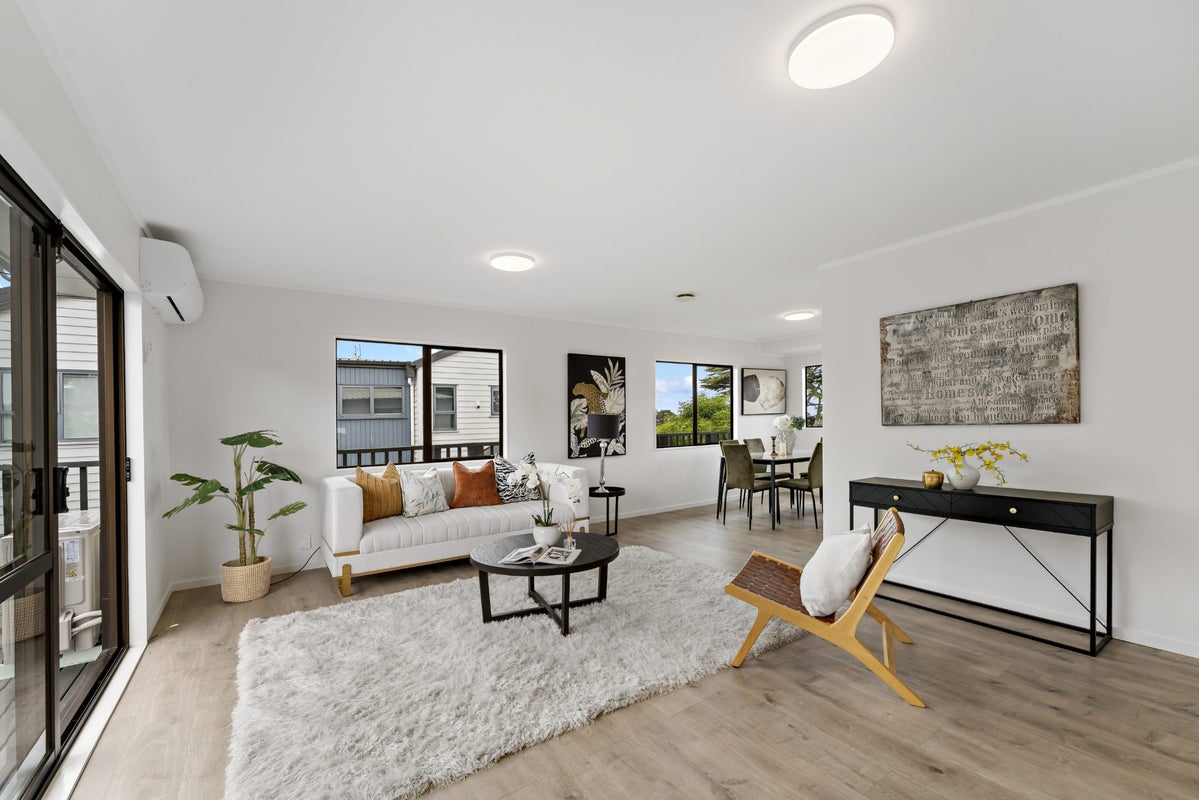 36 Waddell Avenue, Point England, Auckland - Carousel 2