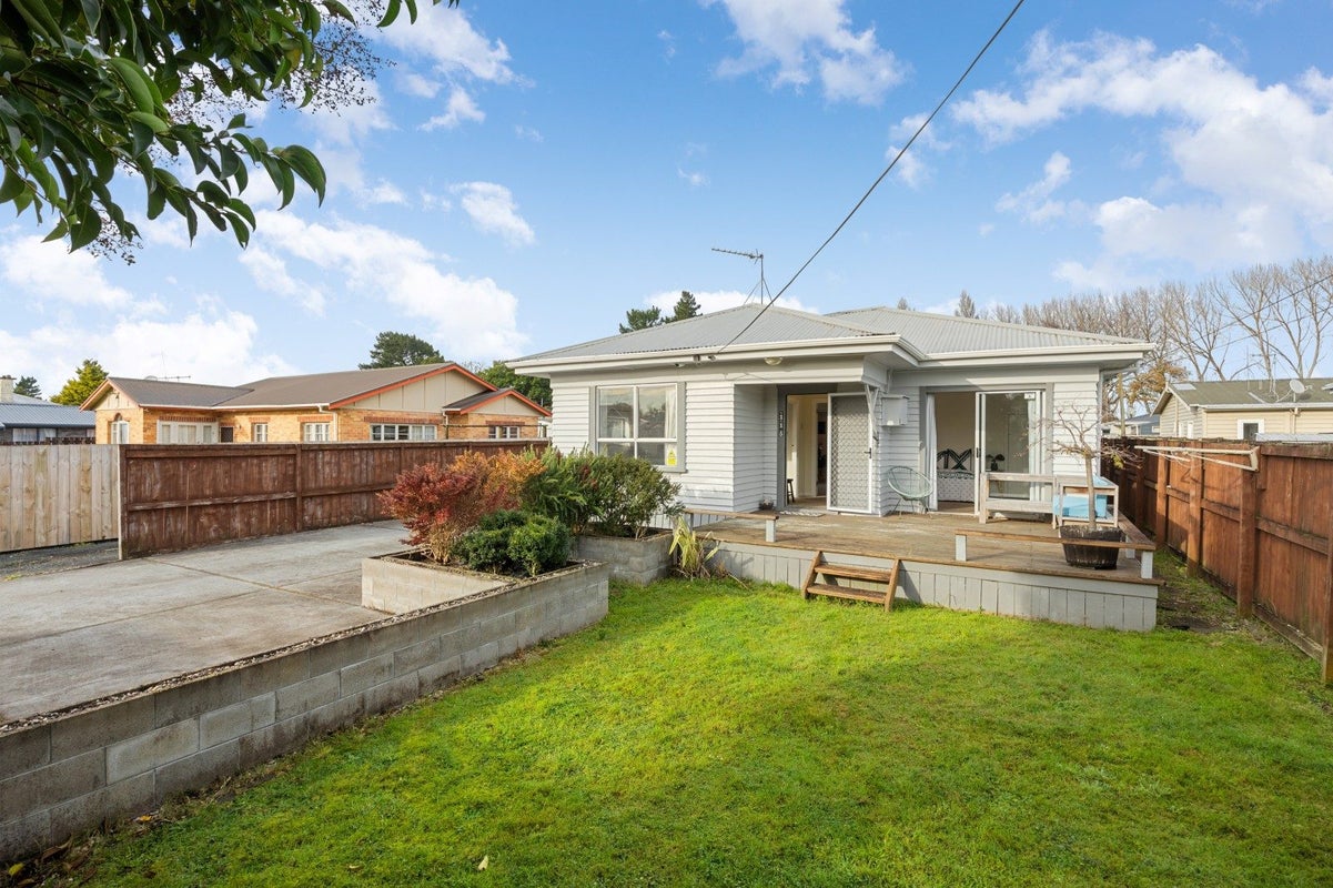 115 Rimu Street, Maeroa, Hamilton - Carousel 2