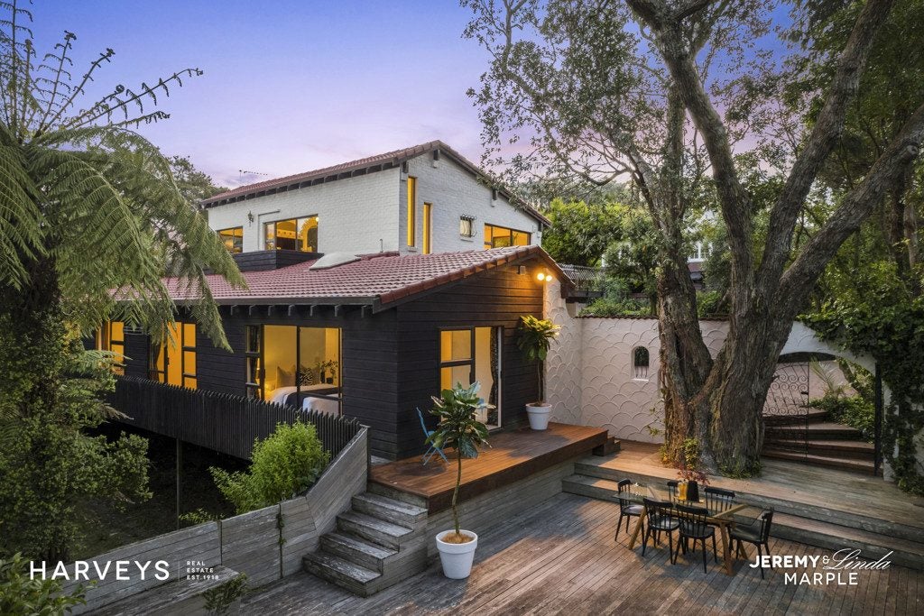 526 South Titirangi Road, Titirangi, Auckland - Carousel 2