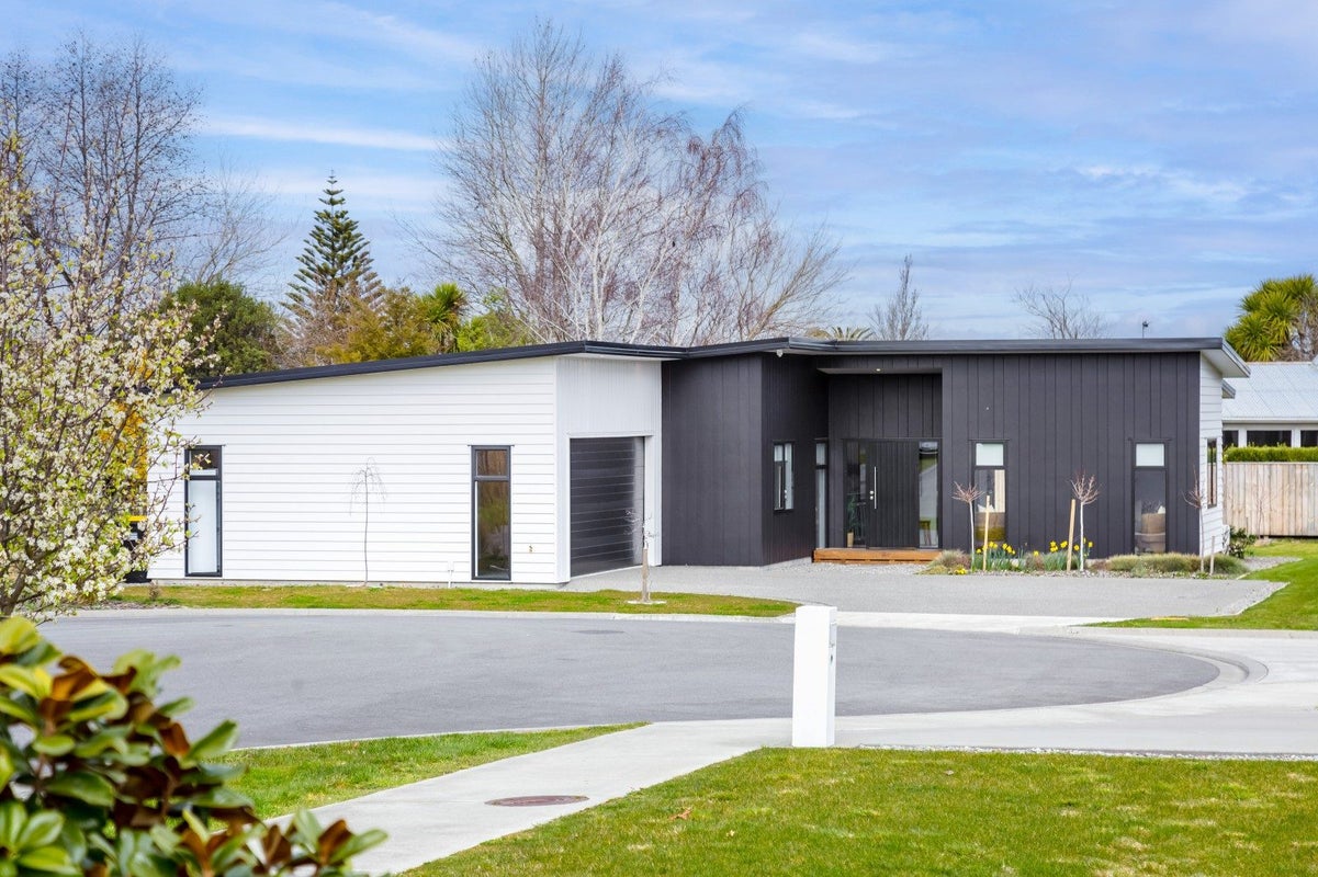 21 Coralie Place, Lansdowne, Masterton - Carousel 1