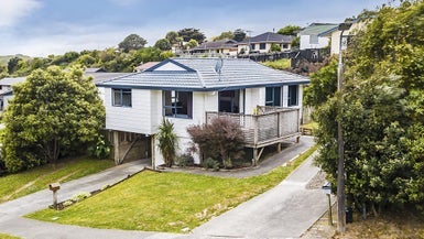 33 Rose Street, Ranui, Porirua - Carousel 1
