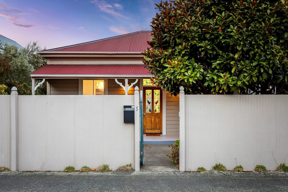 5 Wiggins Street, Sumner, Christchurch - Carousel 21
