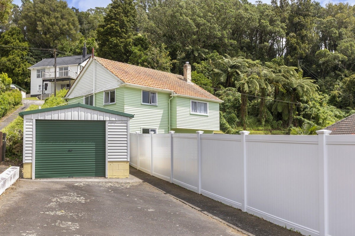 58 Glenpark Avenue, Frankleigh Park, New Plymouth - Carousel 1