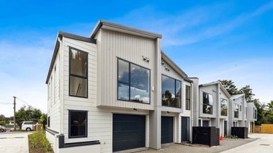 10E Powell Place, Henderson, Auckland - Carousel 1