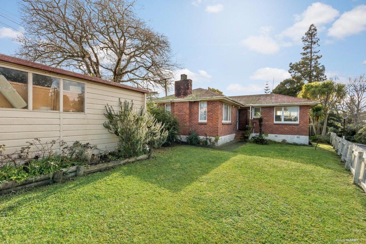 5 Manui Place, Sunnyvale, Auckland - Carousel 1