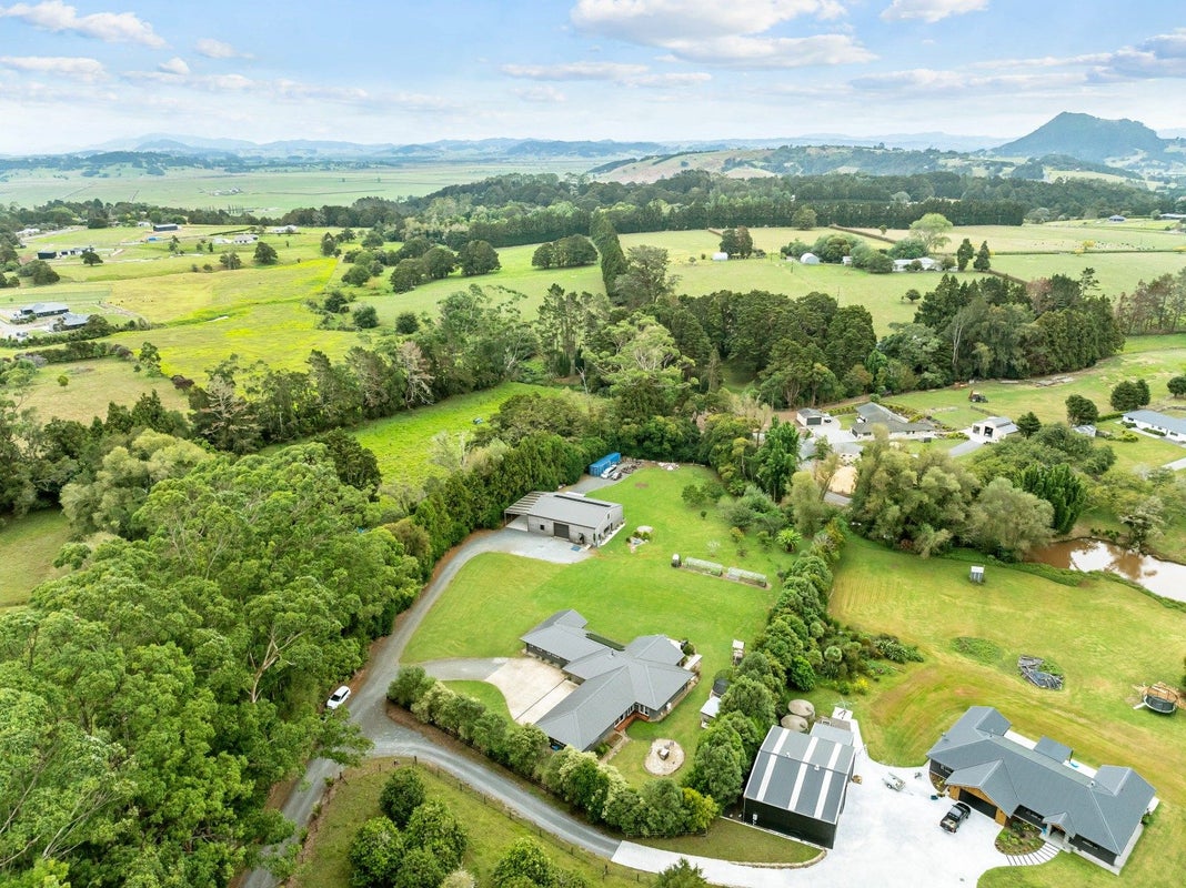 587D Crane Road, Kamo - Carousel 37