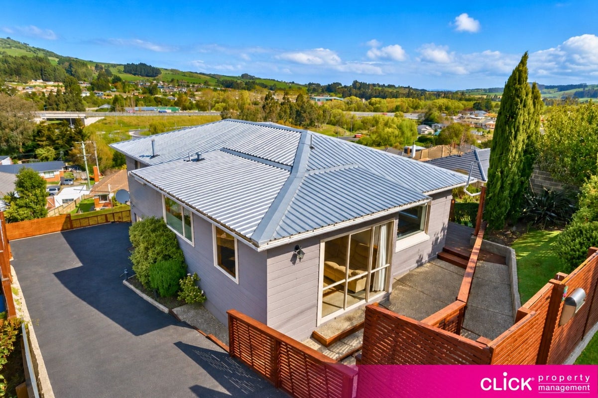 31 Waldron Crescent, Green Island, Dunedin - Carousel 2