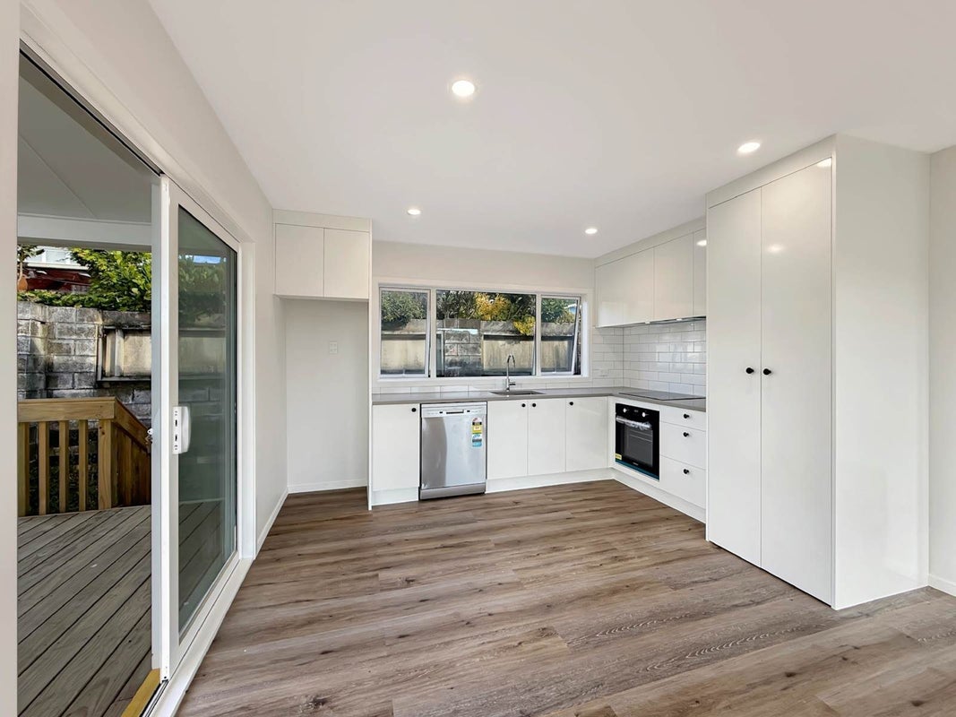 24 Coburg Street, Henderson, Auckland - Carousel 1