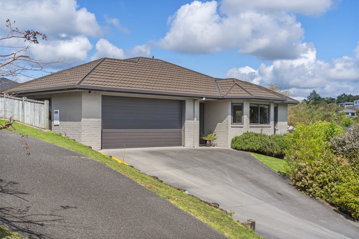 166 Waterside Drive, Pyes Pa, Tauranga - Carousel 2