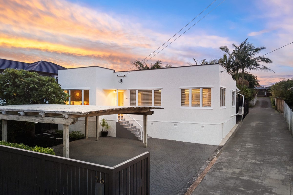 76 Paihia Road, One Tree Hill, Auckland - Carousel 1