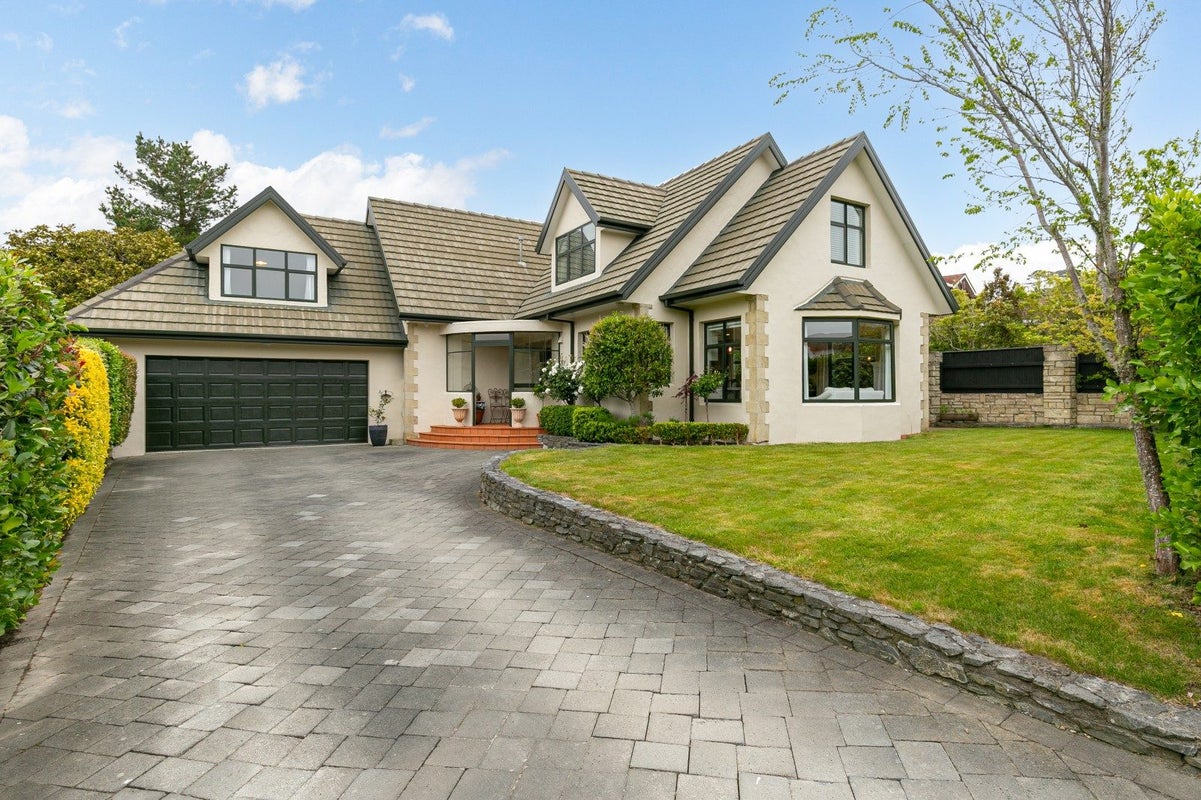 125 Westchester Drive, Churton Park, Wellington - Carousel 1