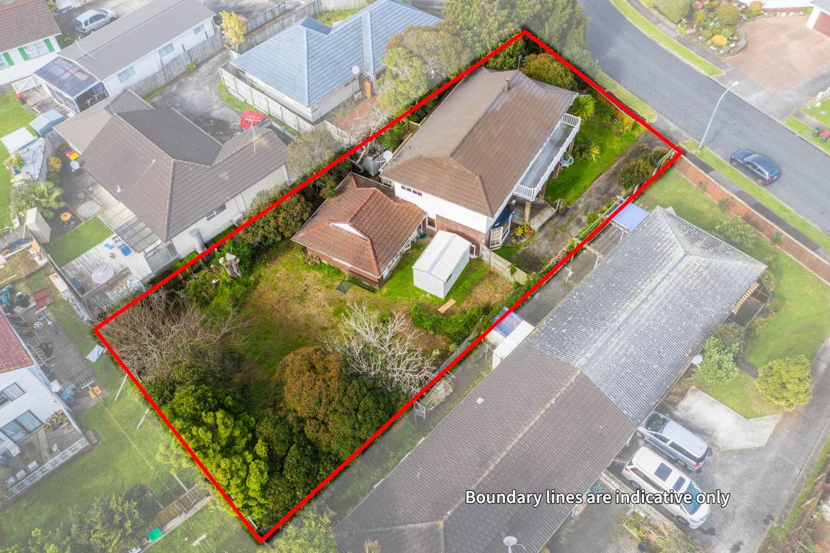 8 Tomintoul Place, Highland Park, Auckland - Carousel 1