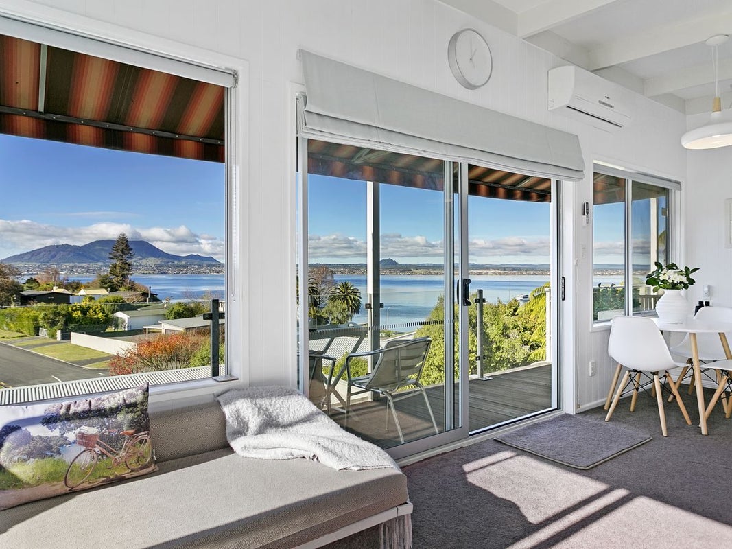 22 Alberta Street, Acacia Bay, Taupo - Carousel 1