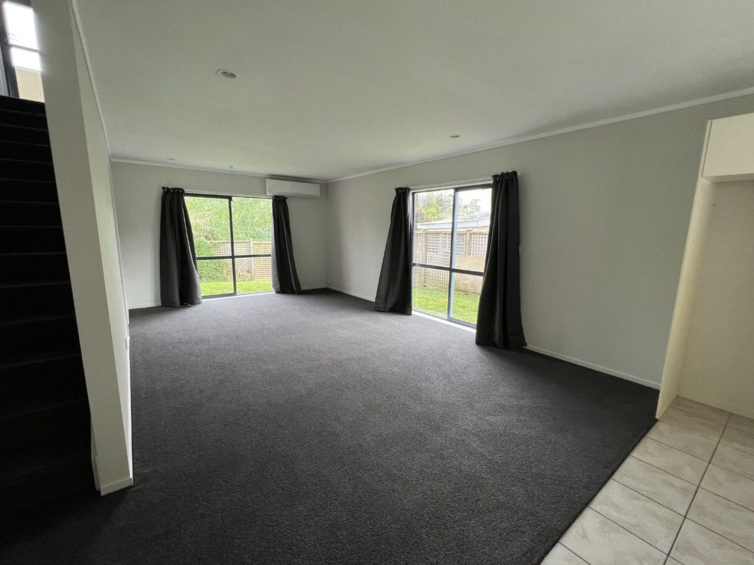 6 Kora Avenue, Ranui, Auckland - Carousel 2
