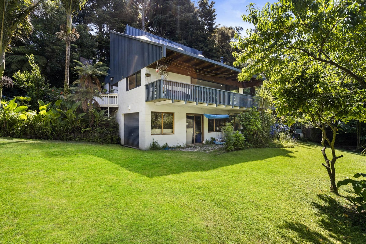 32 Castleton Street, Birkdale, Auckland - Carousel 2