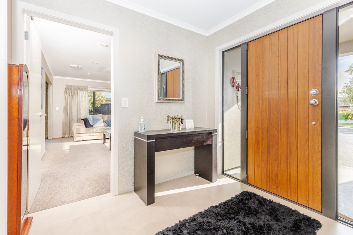 26 Darjon Drive, Huntington, Hamilton - Carousel 2