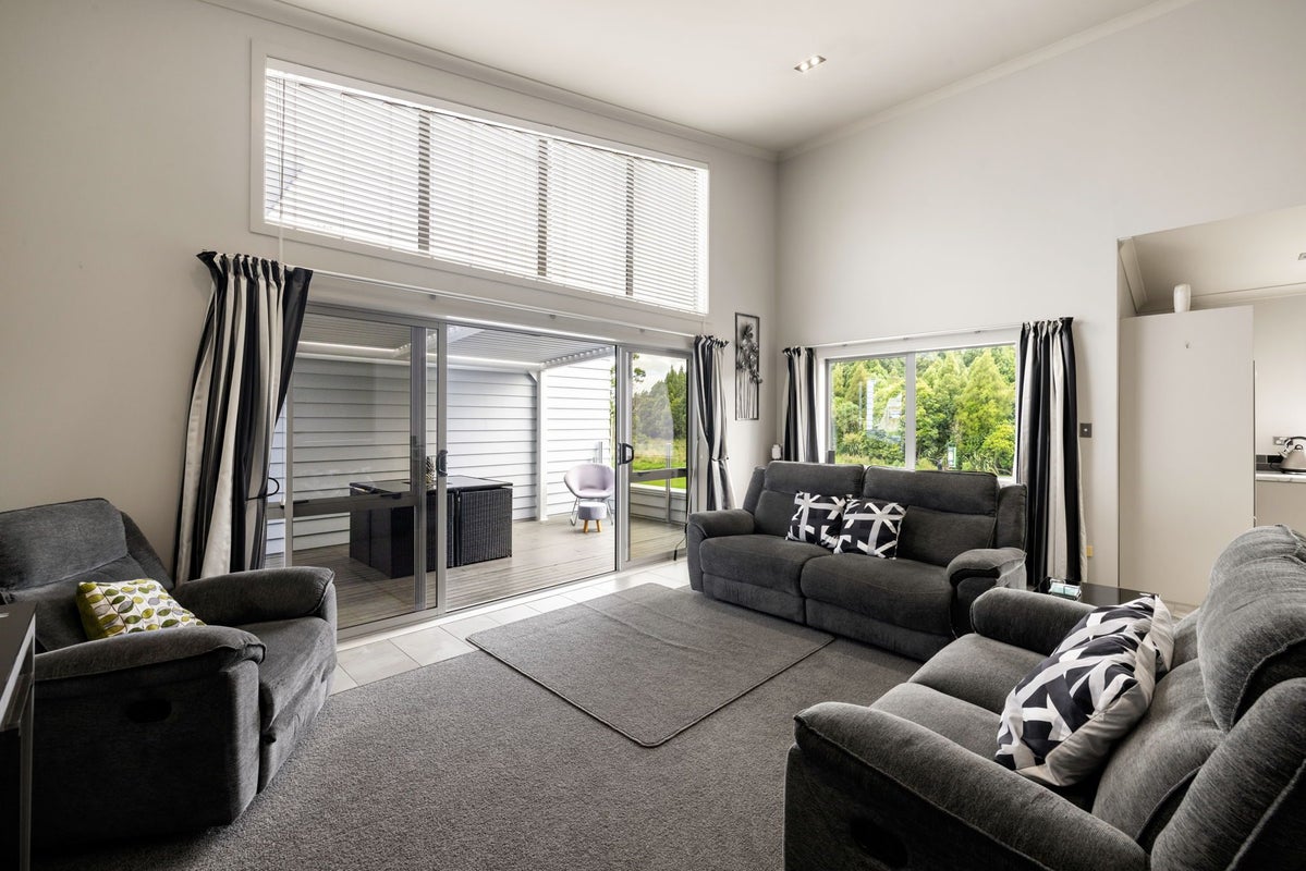 25B Walsh Street, Forest Lake, Hamilton - Carousel 2