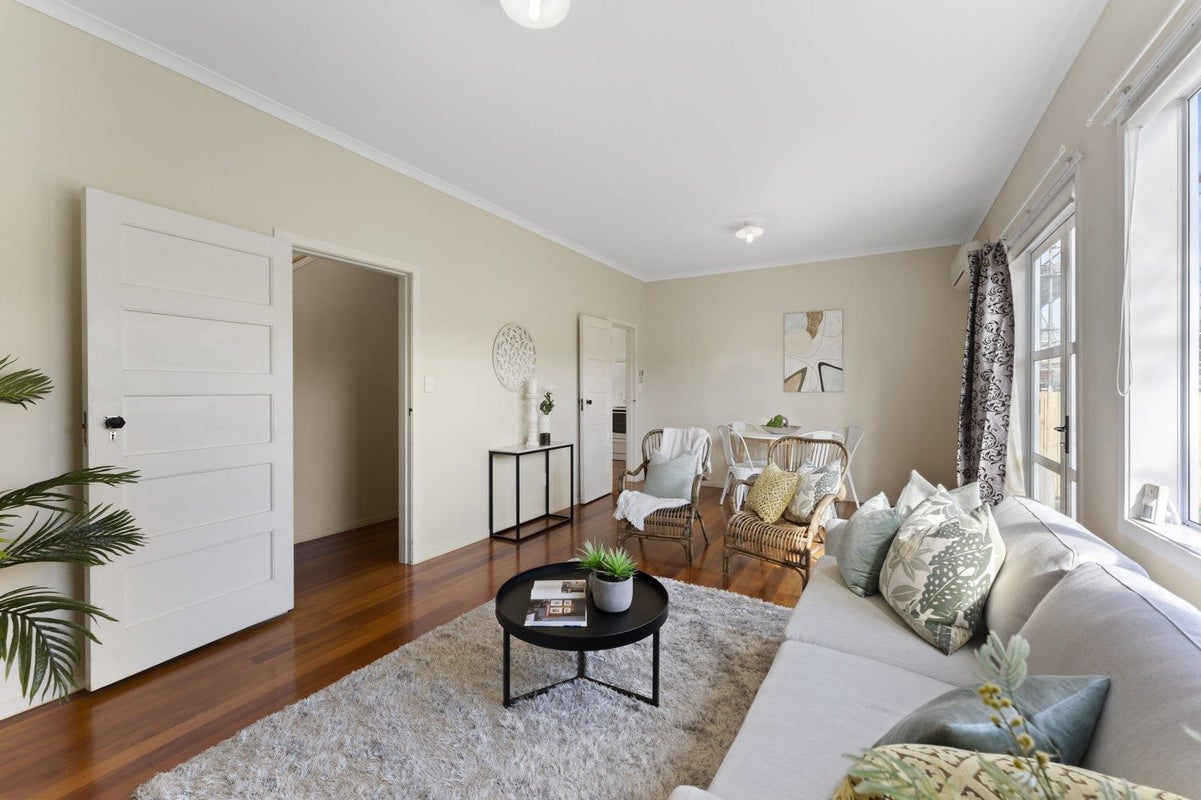 45 Durham Crescent, Fairfield, Lower Hutt - Carousel 2