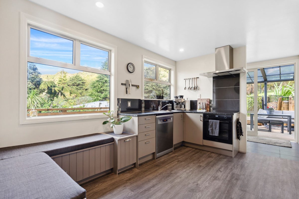181 Wellington Road, Wainuiomata, Lower Hutt - Carousel 2